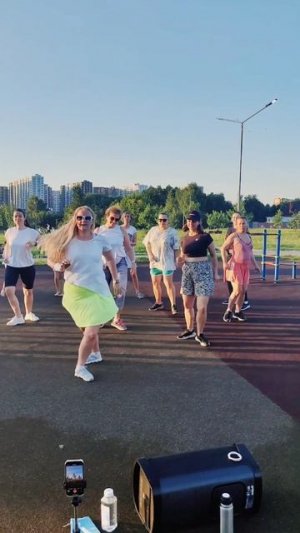 с первого дубля после 5 мин прогона 😎 с @tuningtela_balashiha 
#движ112 #танцы #Zumba #танцую