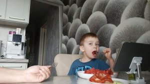 На десерт 🍉Собираемся в парикмахерскую,наводить красоту 💇♀️