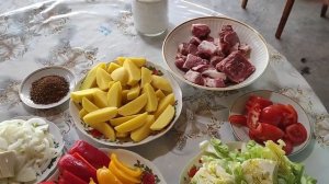 Дымляма в казане! Пальчики оближешь! Свежайшая говядина, овощи,зелень! Цветущий сад для настроения!