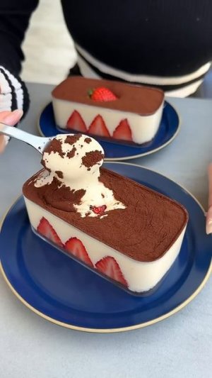 Нежное клубничное пирожное