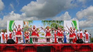 дети на фестивале -В.М. Логиновского