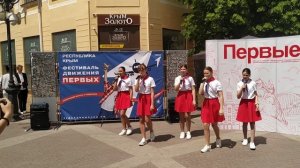 "Зажигаем звезды" - вокальная группа "Дети солнца"