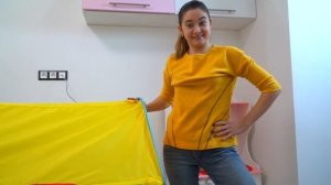 Margo and Nastya  play in build a new Playhouse for children