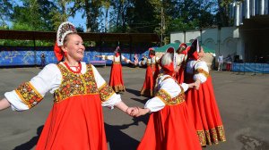Один из наиболее ярких номеров танцевального ретро-вечера 11.07.2025 в парке Судостроитель