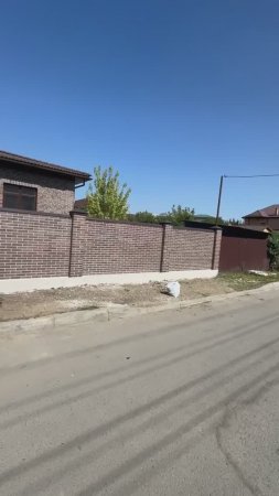 Забор из кирпича в Царском Селе.