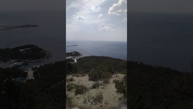 Смотровая площадка на горе в Большом Утрише на Чёрном море