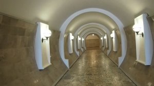 Лифт в скале на пляж (Крым, Россия).