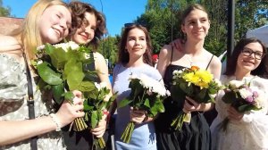 Мытищинских медалистов и стобалльников чествовали в Парке Мира