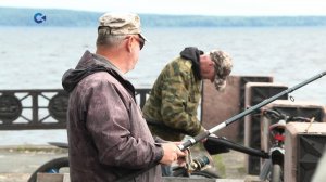Кого и почему привлекает рыбалка посреди городской суеты Петрозаводска?