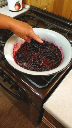 5 стаканов ягоды и 6 стаканов сахара - делать обязательно! Варенье из смородины - пятиминутка.