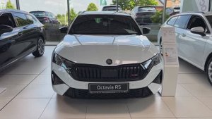 Skoda Octavia RS 2025 обзор