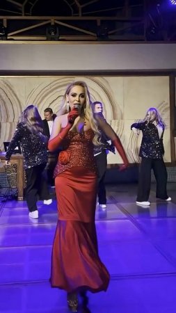 Анна Калашникова выступает в SOHO ROOMS вместе с шоу-балетом Элит-S  Краш образ и песни?