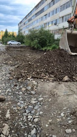 Дорога битком под завязку забита. Крайний Север