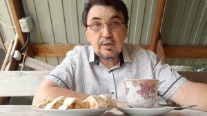 Пью  травяной чай с фруктовым рулетом.11.07.25