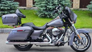Видеообзор Harley Davidson Street Glade 1690 2014