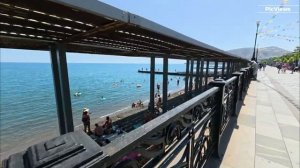 Крым Судак Центральный пляж сегодня 11 июля 2025. Море и погода в Крыму сейчас. Как выглядит пляж