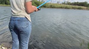 Рыбалка с женой. Даже ОКУНЬ ловится