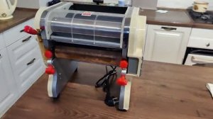 Тестораскатка лапшерезка Hopert PRO DHH-240C, настольная, ширина 24 см, толщина от 1 до 4 мм