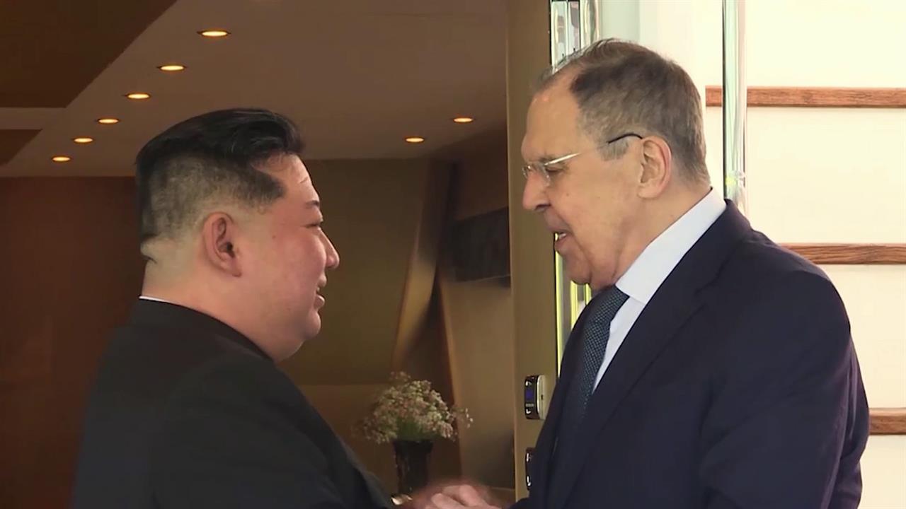 О туризме, инвестициях и общих интересах говорил Сергей Лавров с руководством КНДР