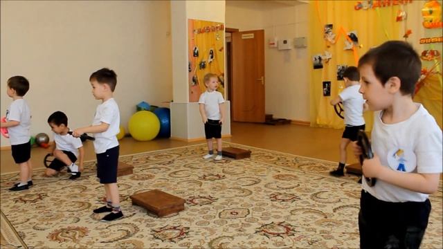 Семейные веселые старты 2017 год.