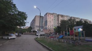 В Луганске наконец теплый вечер! Едет с объездной в центр через Южный и Мирный! Проедем двориками!