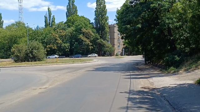 Ура!!! На улице Комсамольский спуск положили новый асфальт. смотреть онлайн