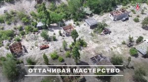 🪖 Военнослужащие штурмового батальона «Кедр» группировки «Центр» оттачивают навыки штурмовых дей...