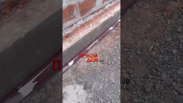 Алмазные диски, лопаты, ведра на тесте при кладке цоколя. 12-07-2025