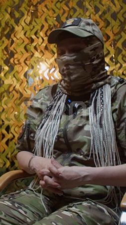 Перед тобой раненый, тебе необходимо оказать ему помощь, а у тебя страх. И так много ВДРУГ в голове