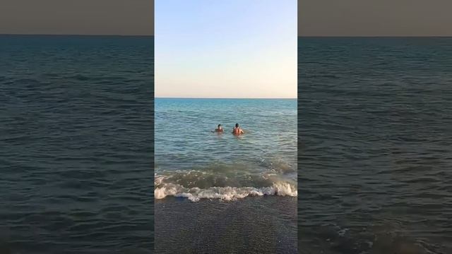 Лёгкий июльский шторм🌊 / Дикий пляж в Дагомысе🏖️