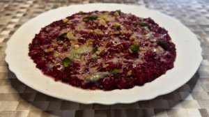 СВЕКОЛЬНОЕ РИЗОТТО С СЫРОМ ГОРГОНЗОЛА И ГРЕЦКИМ ОРЕХОМ ( ИТАЛИЯ)