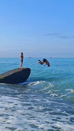 🌊☀️😄  
Море +25° — идеально! Ярик освоил прыжки головой! Супер-день!https://t.me/prozakalku