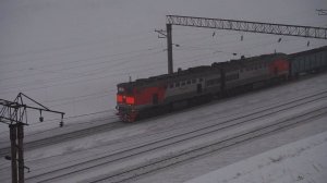 Тепловоз 2ТЭ10У-0340Б/0540А в тумане.