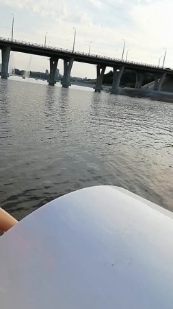 а мы гоняем на катамаране на заливе