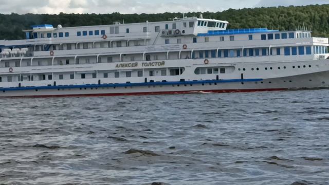 Стою на точке, жду леща. смотреть онлайн