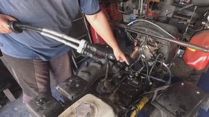 МТЗ 152. Устраняем люфты в механизме выбора передач и реверса. Часть 3