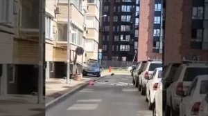 Начать жизнь с чистого листа, выбрасывая вещи из окна, решила краснодарка
