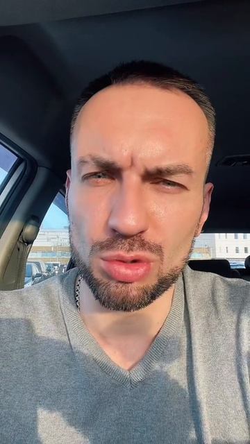 Парню как будто бы все равно смотреть онлайн