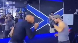 Джошуа, готовиться