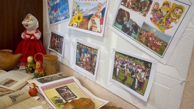 В Днепрорудненском профессиональном лицее прошло мероприятие ко Дню России. смотреть онлайн