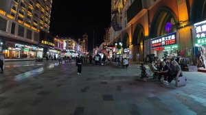 Манчжурия вечером возле памятника туристов