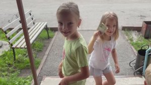 Фея подарила деньги Сонечке