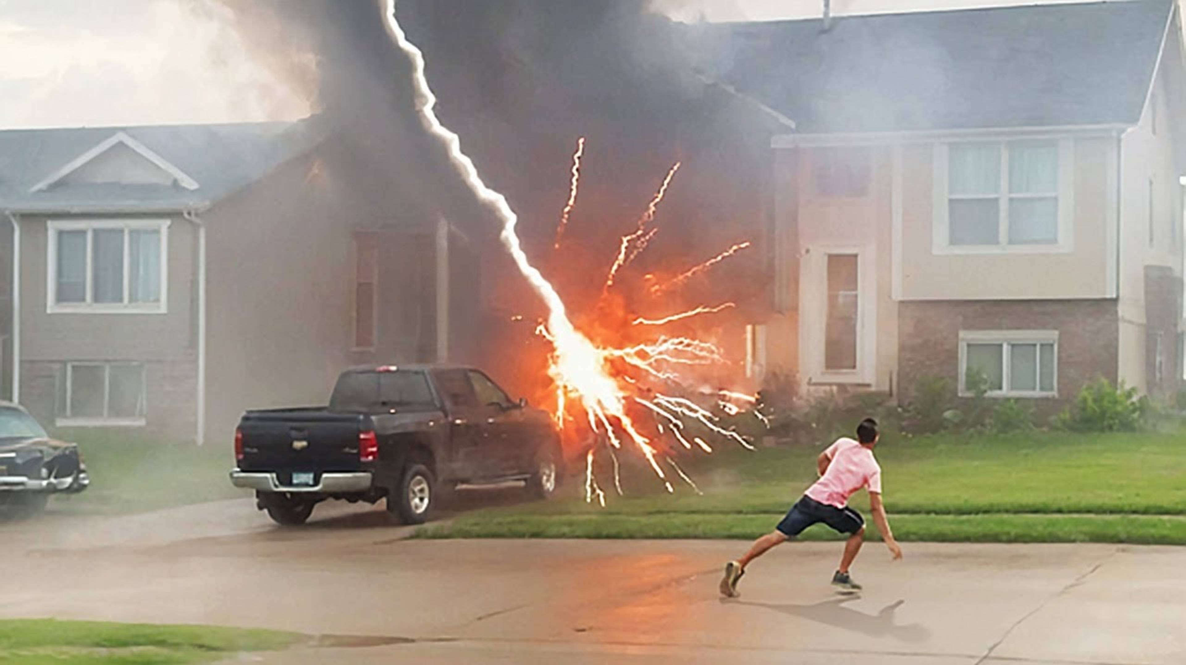 80 Невероятных Моментов_ Снятых на Заднем Дворе(1080P_HD) смотреть онлайн