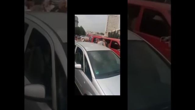 Люди в Харькове спасли жизнь человеку,отбив его у людоловов из ТЦК
