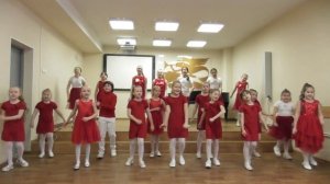 Эстрадный хор HAPPY (младшая группа)  Совершенство из м_ф СМОЛФУТ