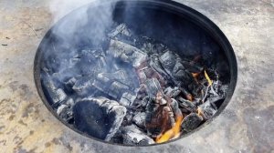 Костер в солнечный день