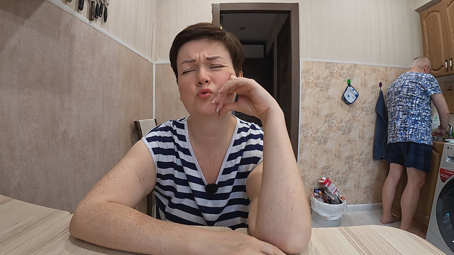 УСТАЛА! На меня накатило, хочу всё бросить и СВАЛИТЬ! Вован меня ОТГОВАРИВАЕТ! Кофе и болтаем Влог