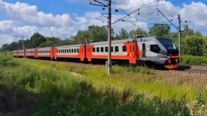 ВСЕГО ОДНА ЭЛЕКТРИЧКА ЭП2ДМ остальные грузовые поезда!