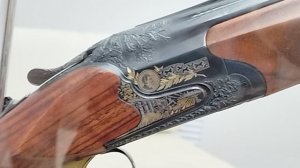 Музей М.Т. Калашникова. Экспозиция исскуства оружейников - граверов "Ижевская зорька". Ижевск