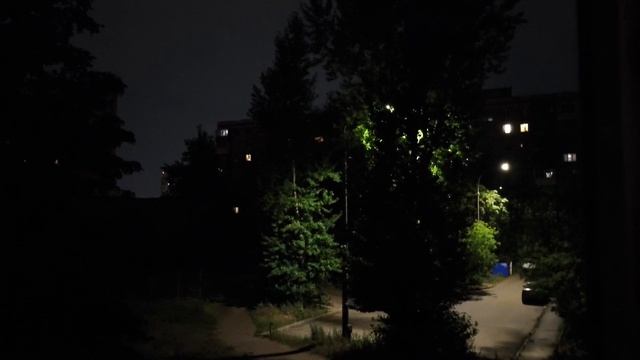 Нижний Новгород. Стрелка. Дети развлекаются. Сухая гроза.